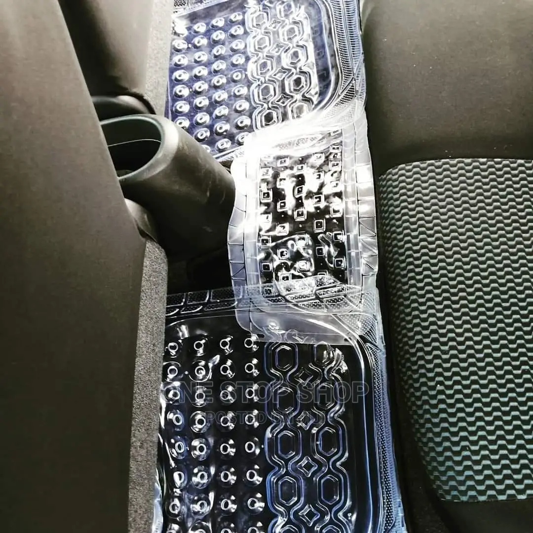 Car Installed With Clear 5pcs Mats