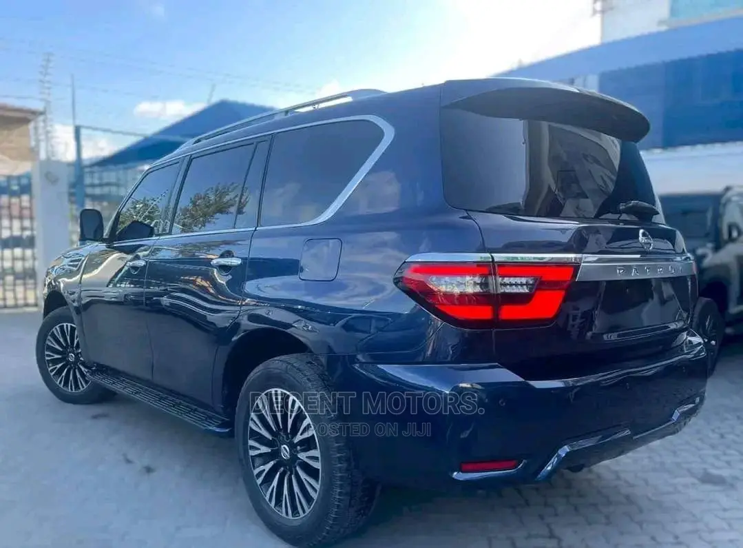 Nissan Patrol 2016 Black