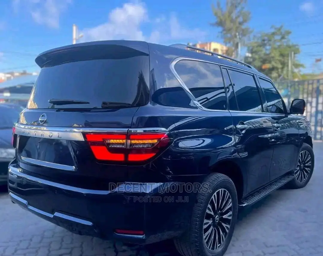Nissan Patrol 2016 Black
