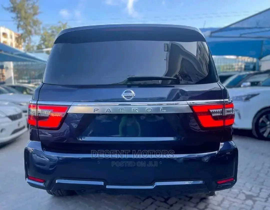 Nissan Patrol 2016 Black
