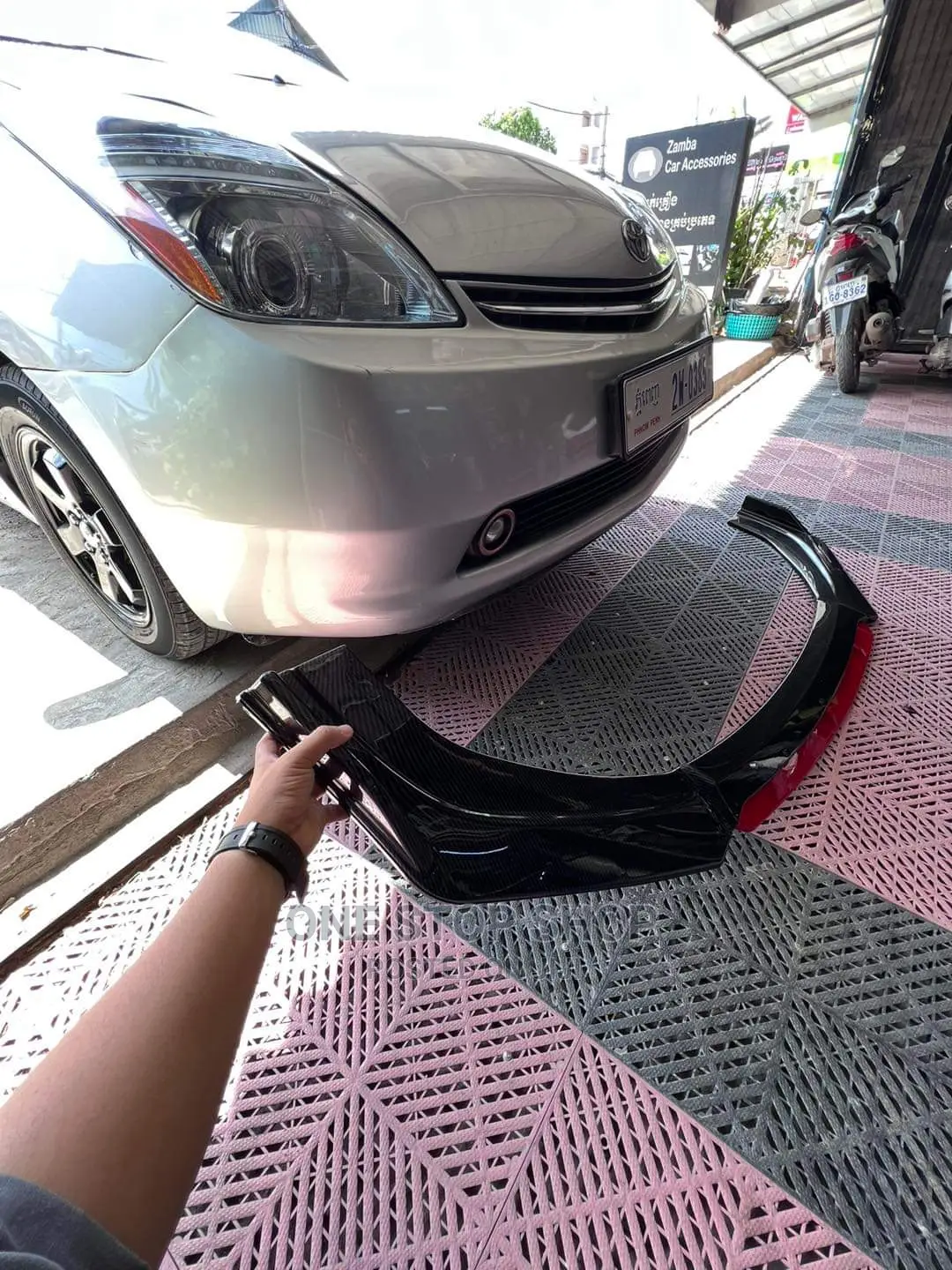 Car Fitted With Gloss Black Universal Bumper Lip