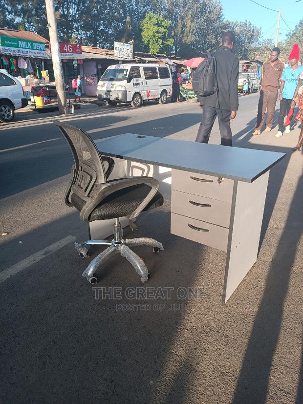 Office Desk+Office Chair - main view