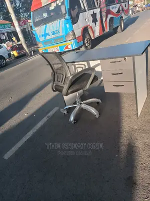 Office Desk+Office Chair