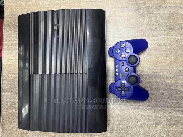 Playstation 3 Chipped - thumbnail 3