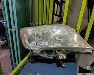 Nissan Serena 2010/2011/2012 Xenon Headlights