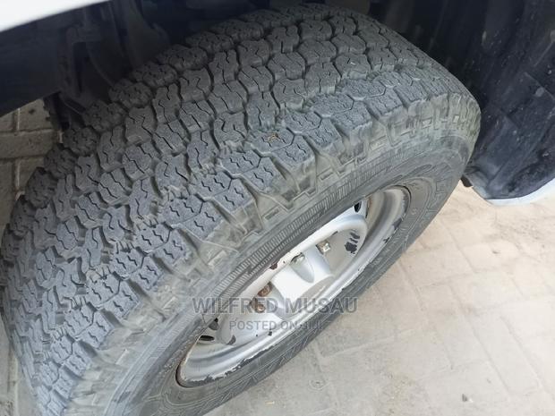 Isuzu D-Max 2016 White - thumbnail 2