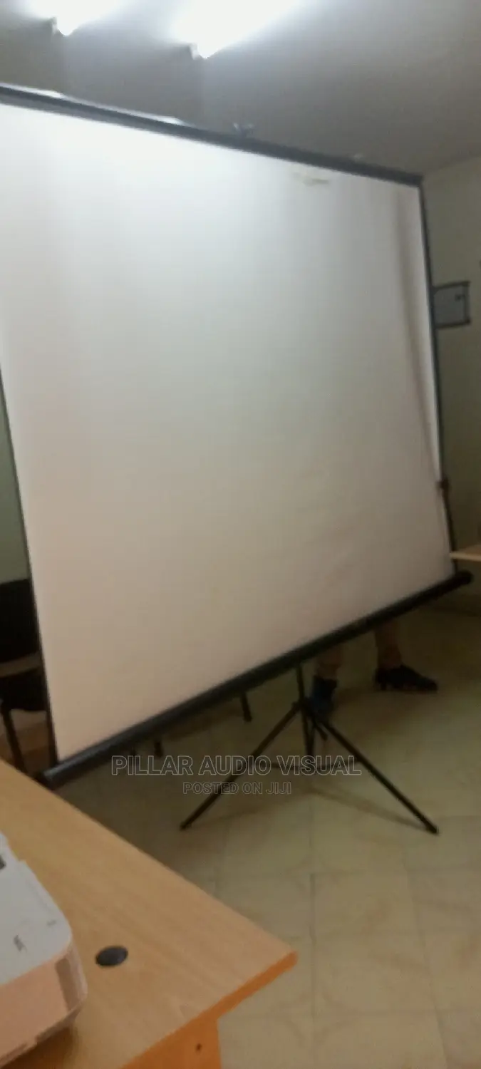 Tripod Projection Screen for Hire