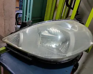 Nissan Tiida/Latio Headlights