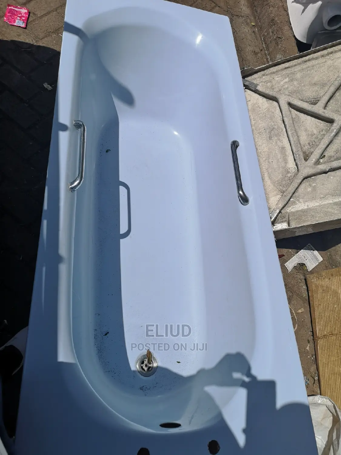 Coloured Bathtub3