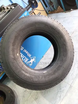 9.5R17.5 Roadshine Tyre