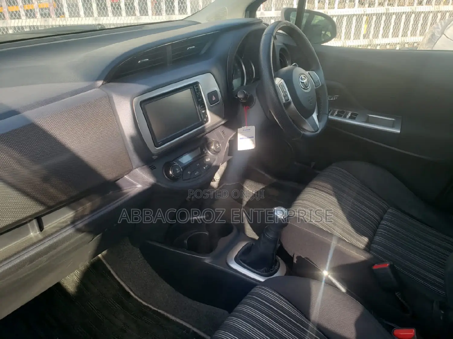 Toyota Vitz 1.5 FWD 5dr 2015 Gray