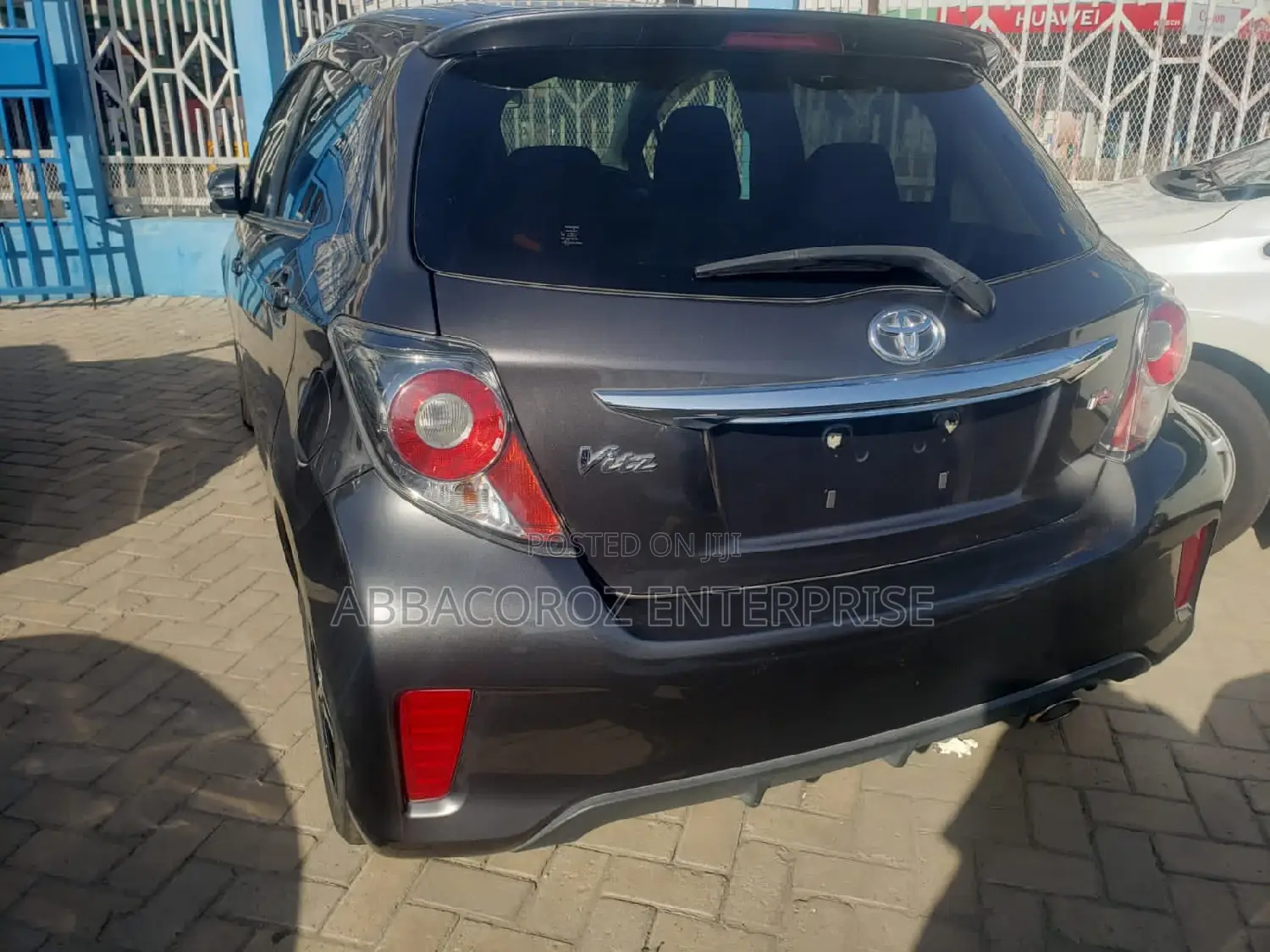 Toyota Vitz 1.5 FWD 5dr 2015 Gray