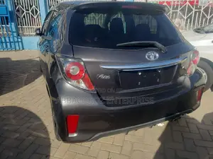 Toyota Vitz 1.5 FWD 5dr 2015 Gray
