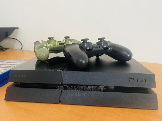 Ps4 , 2 Pads and Call of Duty - main view