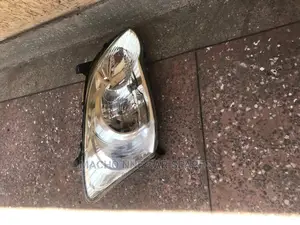 Toyota Run X (Teardrop) Headlight