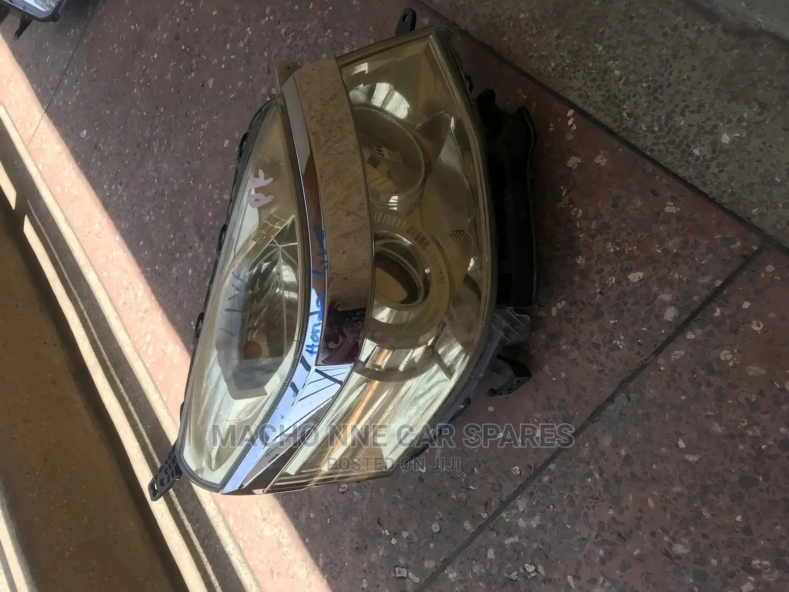 Honda Life 2010 Headlight
