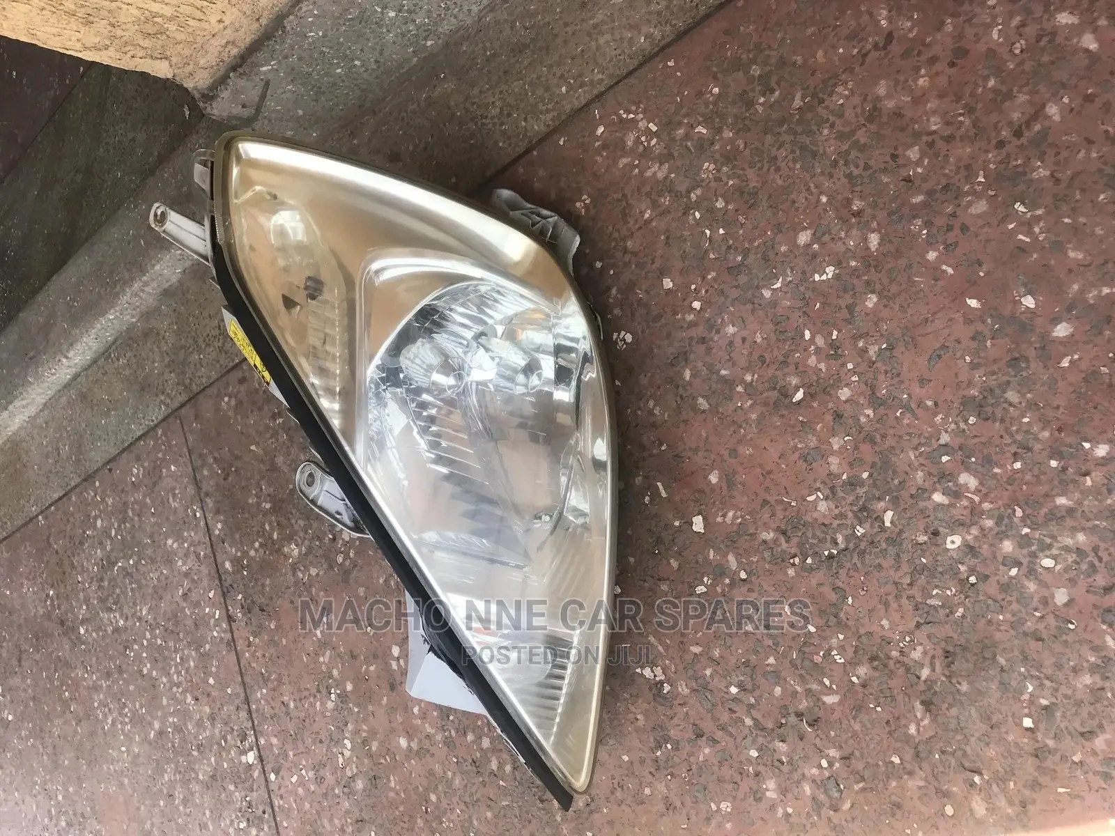 Toyota Premio 240 Non Xenon Headlight