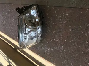 Nissan Nv 350 Caravan Headlight