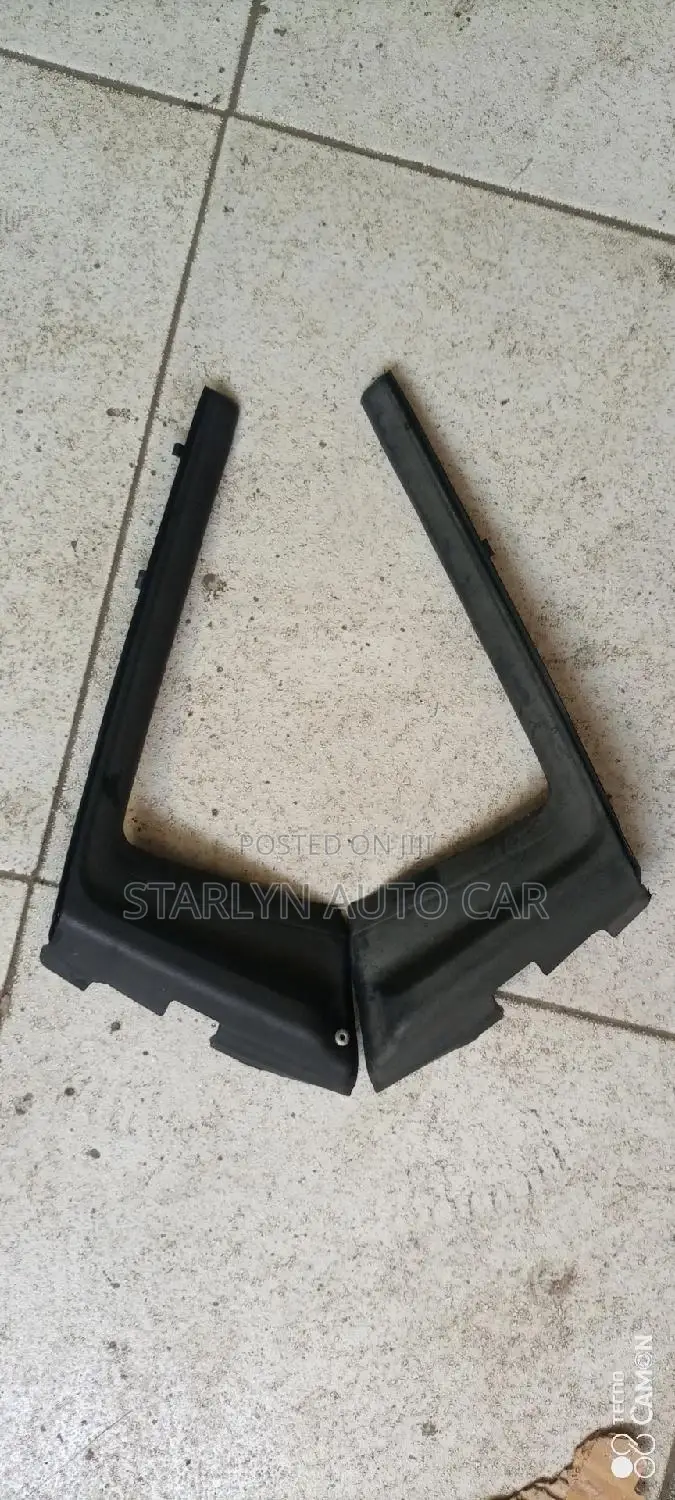 Windscreen Finisher Vitz 2014