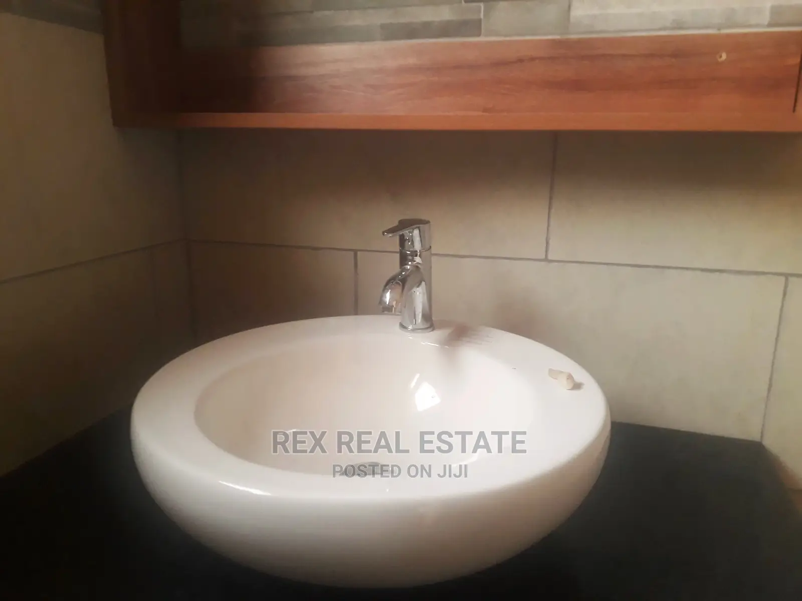 7bdrm Mansion in Ridgeways for sale
