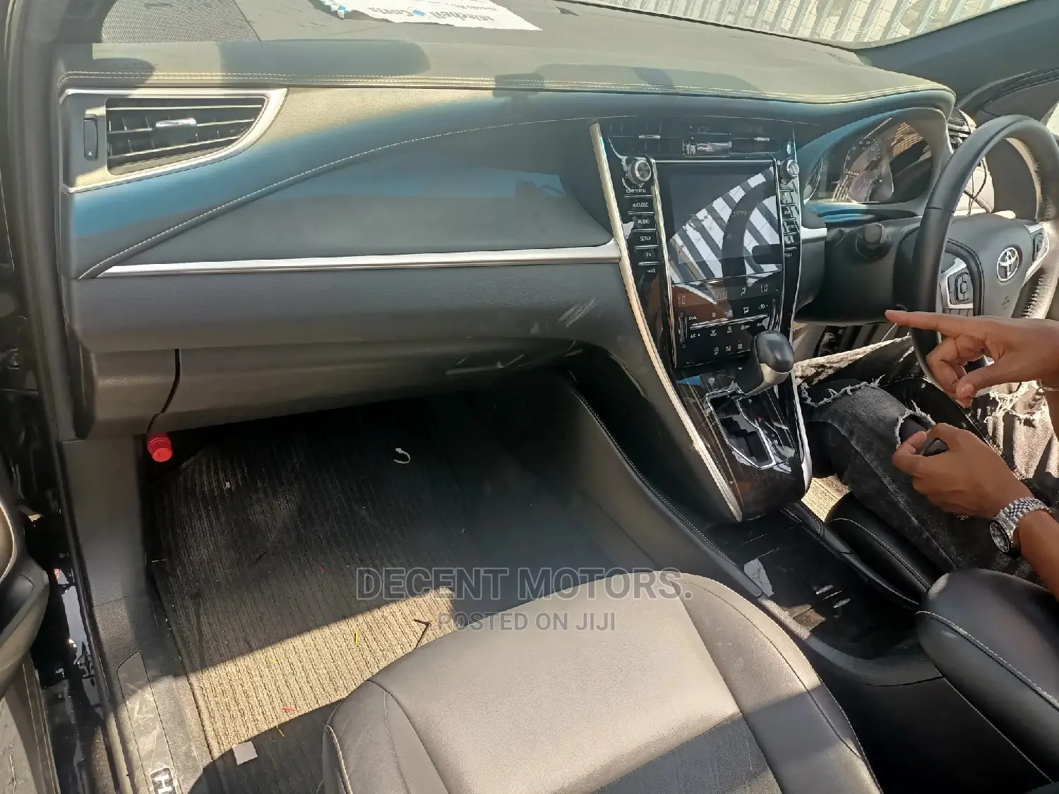 Toyota Harrier 2.0 2016 Black