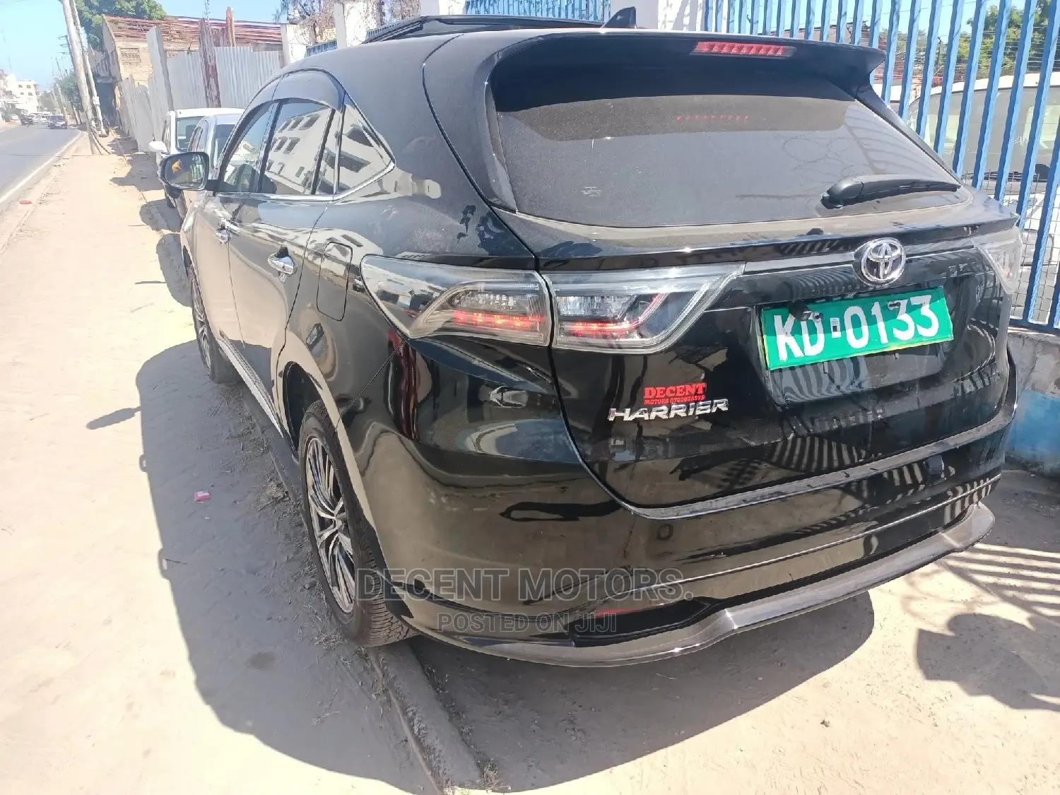 Toyota Harrier 2.0 2016 Black