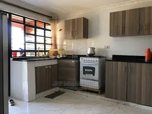 5bdrm Maisonette in Katani for Sale