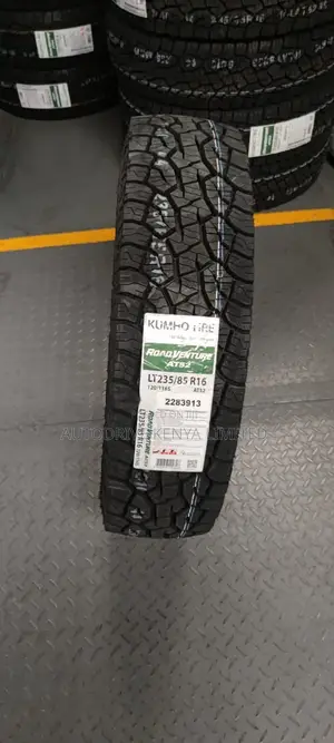 235/85r16 Kumho Tire A/T