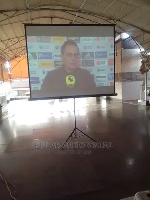 Tripod Projection Screen