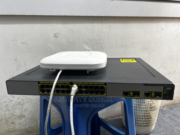 Cisco Catalyst 500 Series 24p POE Switch - thumbnail 3