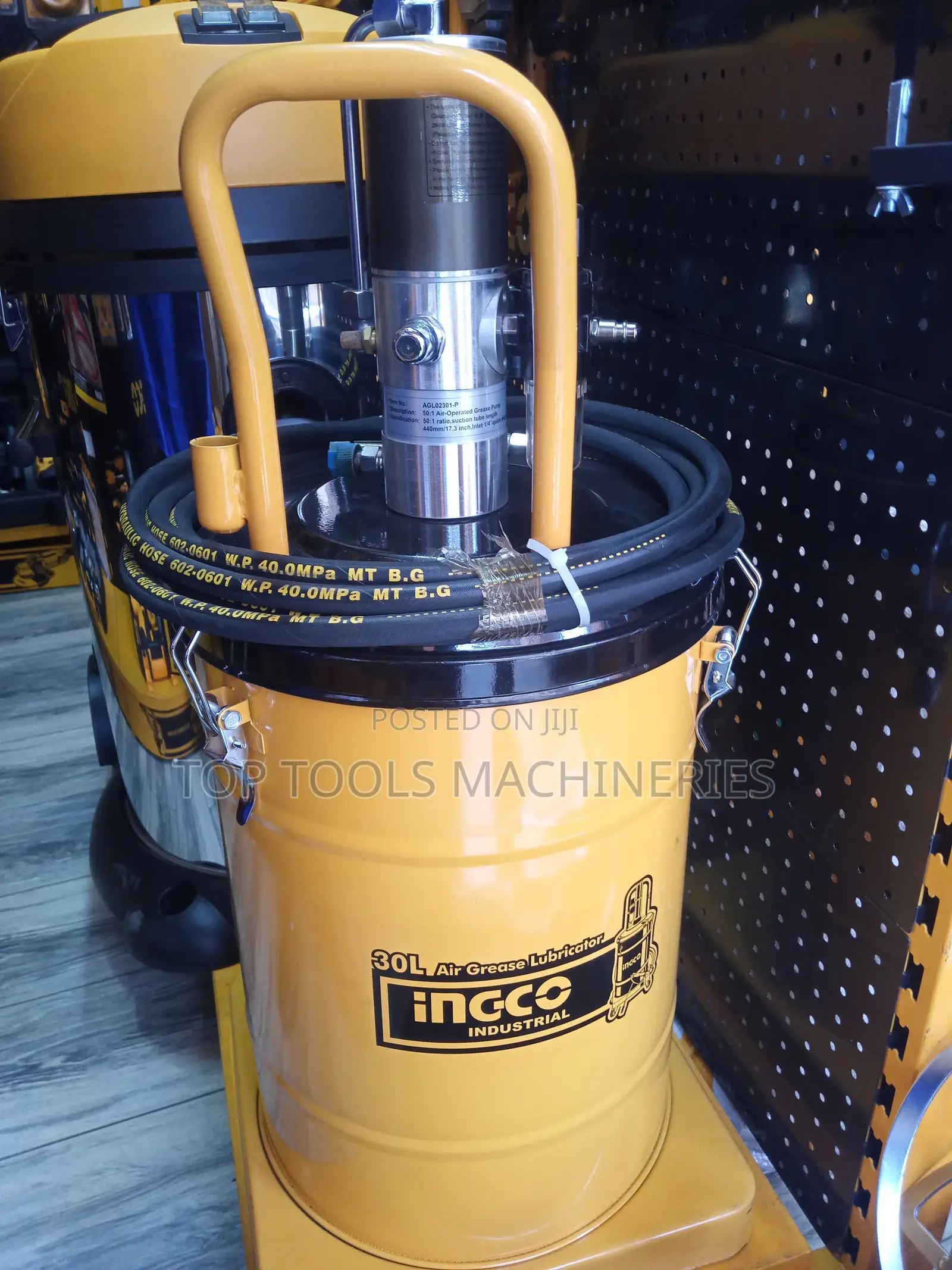 Ingco 30litres Grease Lubricator
