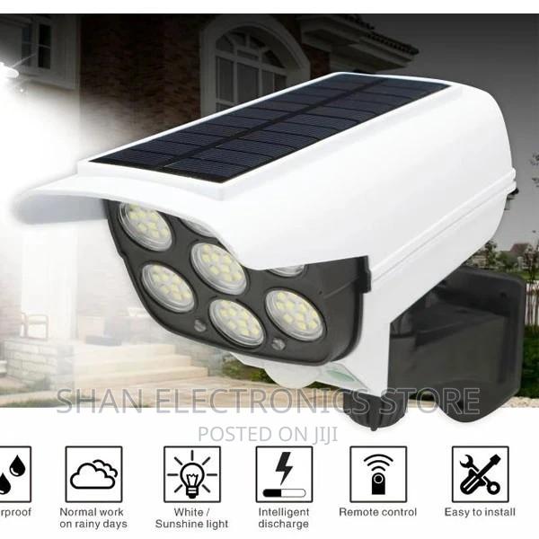 Solar Powerful and High Quality Dummy CCTV Lights - main view