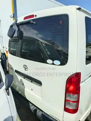 Toyota HiAce 2015 White