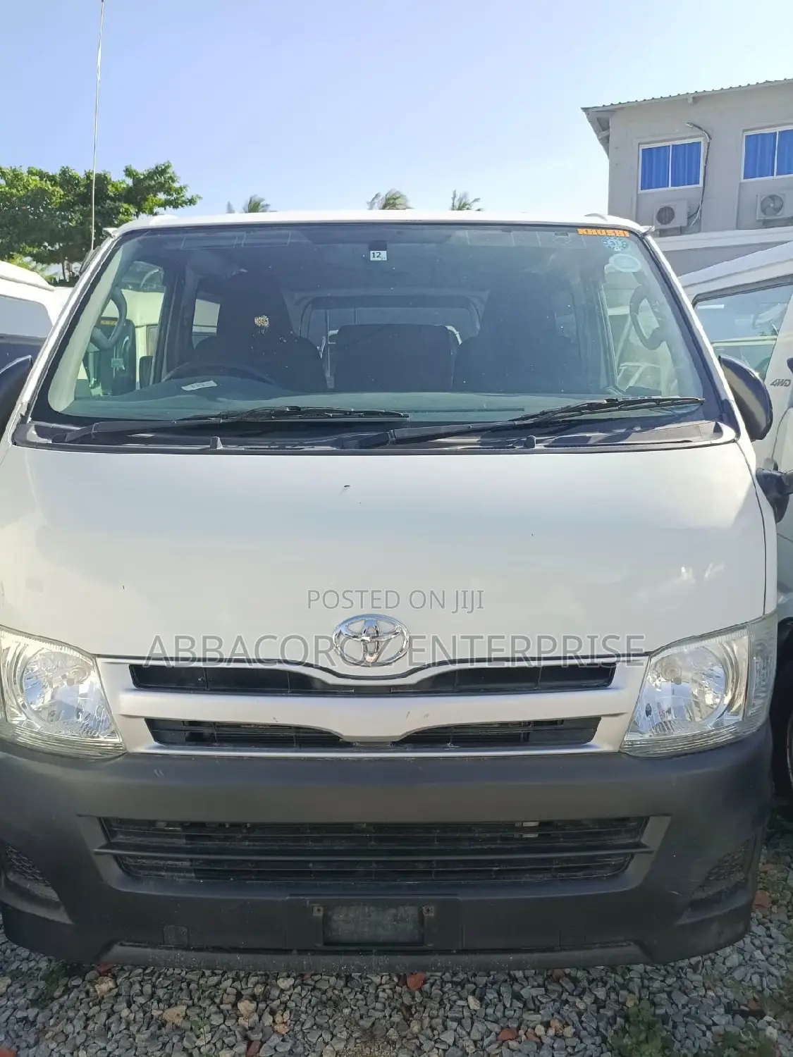 Toyota HiAce 2015 White