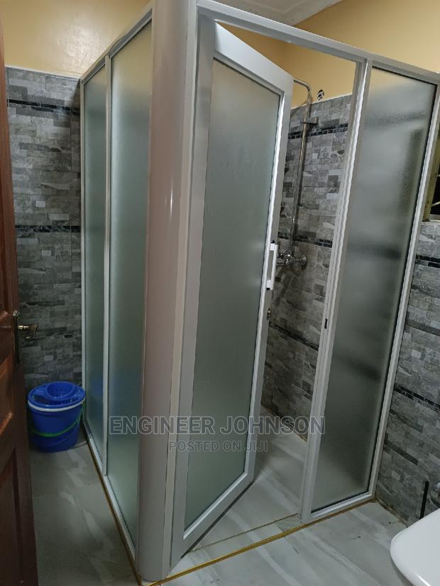Hinged Door Shower Cubicle - thumbnail 4