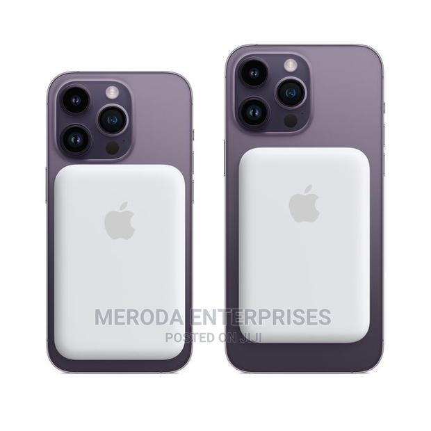 Apple Magsafe Battery Pack - Fast Charging Capability - thumbnail 2