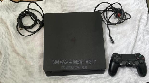 Ps4 Slim , 1TB , Used - main view