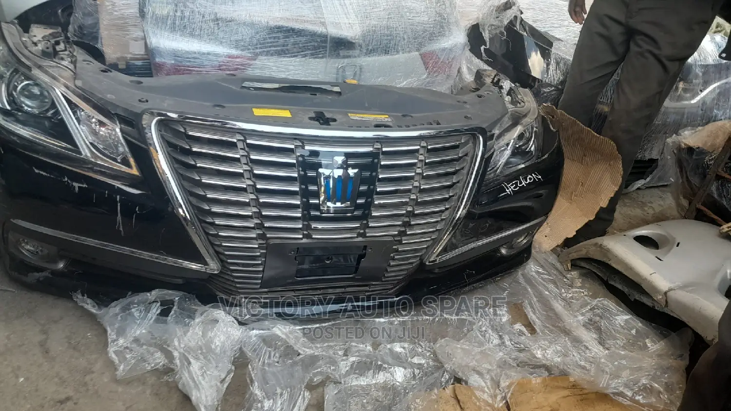 Toyota Crown 2015 Nosecut Royal Crown
