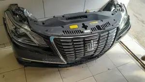 Toyota Crown 2015 Nosecut Royal Crown