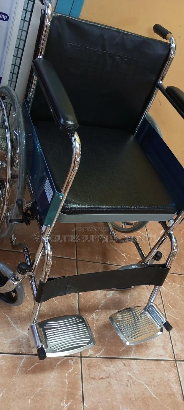 Wheelchair With Commode. . - thumbnail 4