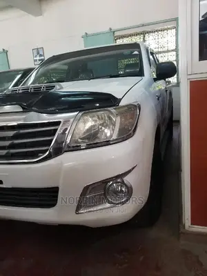 Toyota Hilux 2016 White
