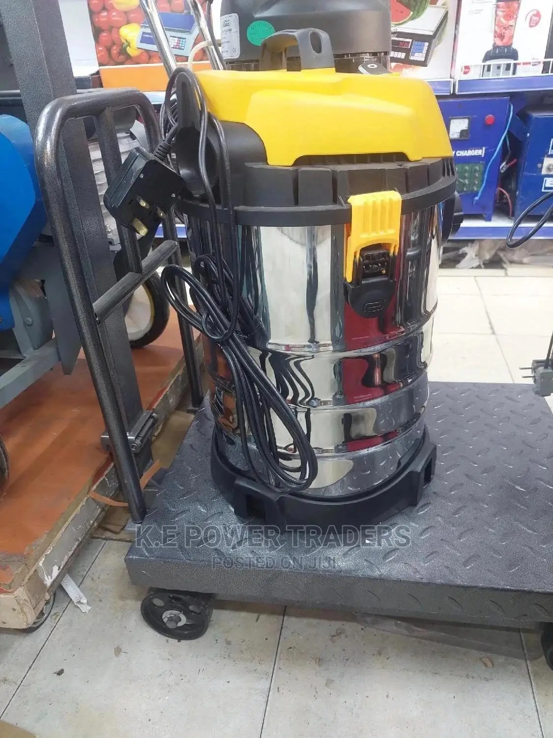 Tolsen Dry and Wet 30 Litre Vacuum Cleaner