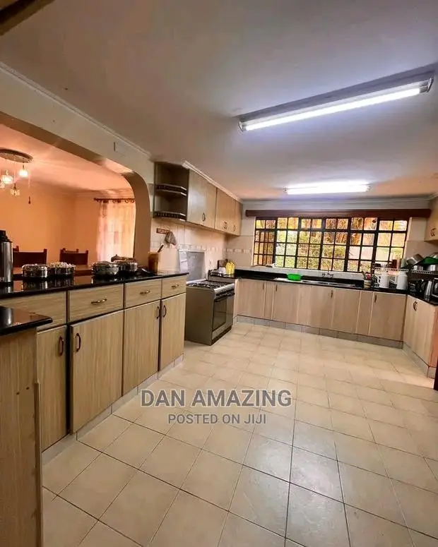 6bdrm Maisonette in Kitisuru for sale
