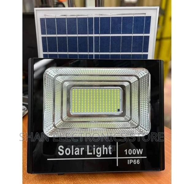100w Watts Rechargeable Inbuilt Battery Solar Flood Light - main view