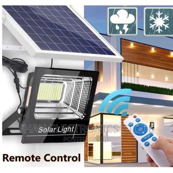 Remote Control 100 Watts Solar Flood Light With Sensor