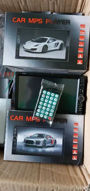 Quality TOUCHSCREEN CAR RADIO Video Player + Reverse Camera