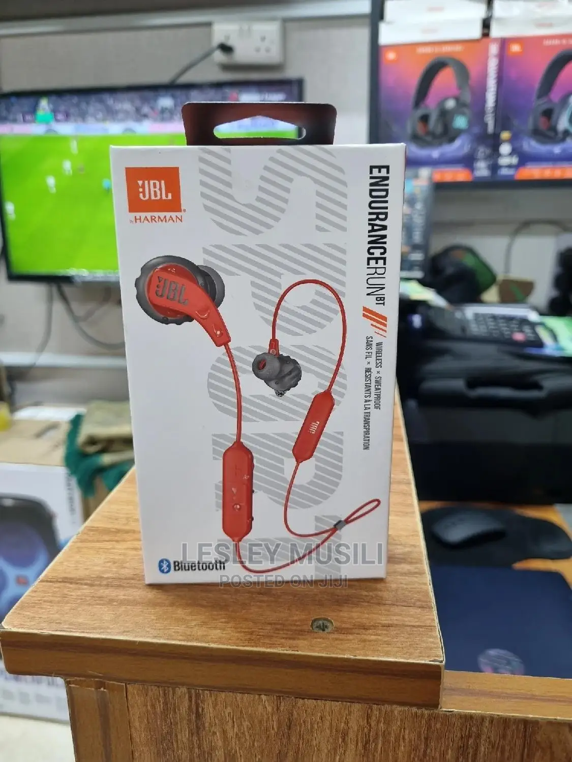 JBL Endurance RUN BT Sweatproof Wireless In-Earsportearphone