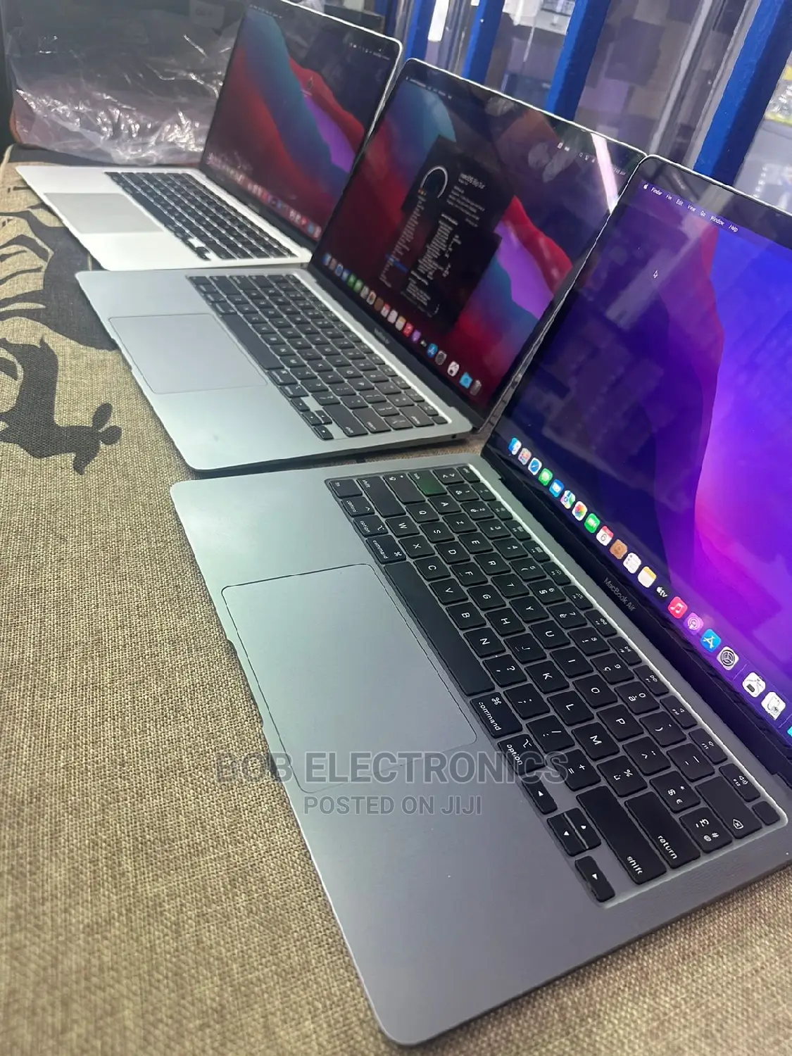 Laptop Apple MacBook 2020 8GB Intel Core I3 SSD 256GB
