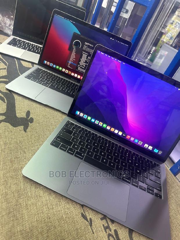 Laptop Apple MacBook 2020 8GB Intel Core I3 SSD 256GB - thumbnail 3
