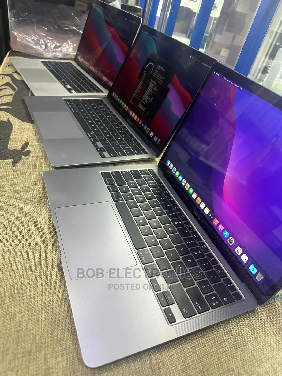 Laptop Apple MacBook 2020 8GB Intel Core I3 SSD 256GB